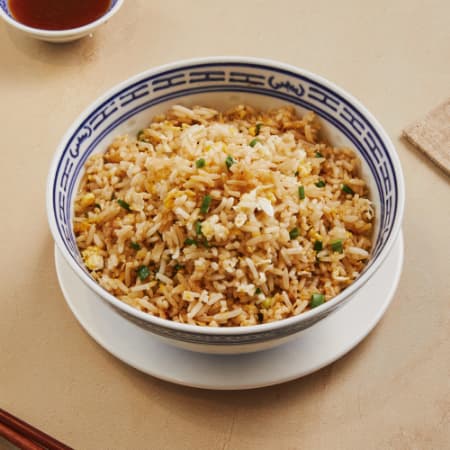 Taza de Arroz Chaufa con Huevo
