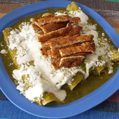 Enchiladas Verdes Con Pechuga Empanizada