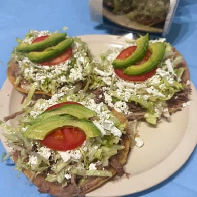 Tostadas de Deshebrada