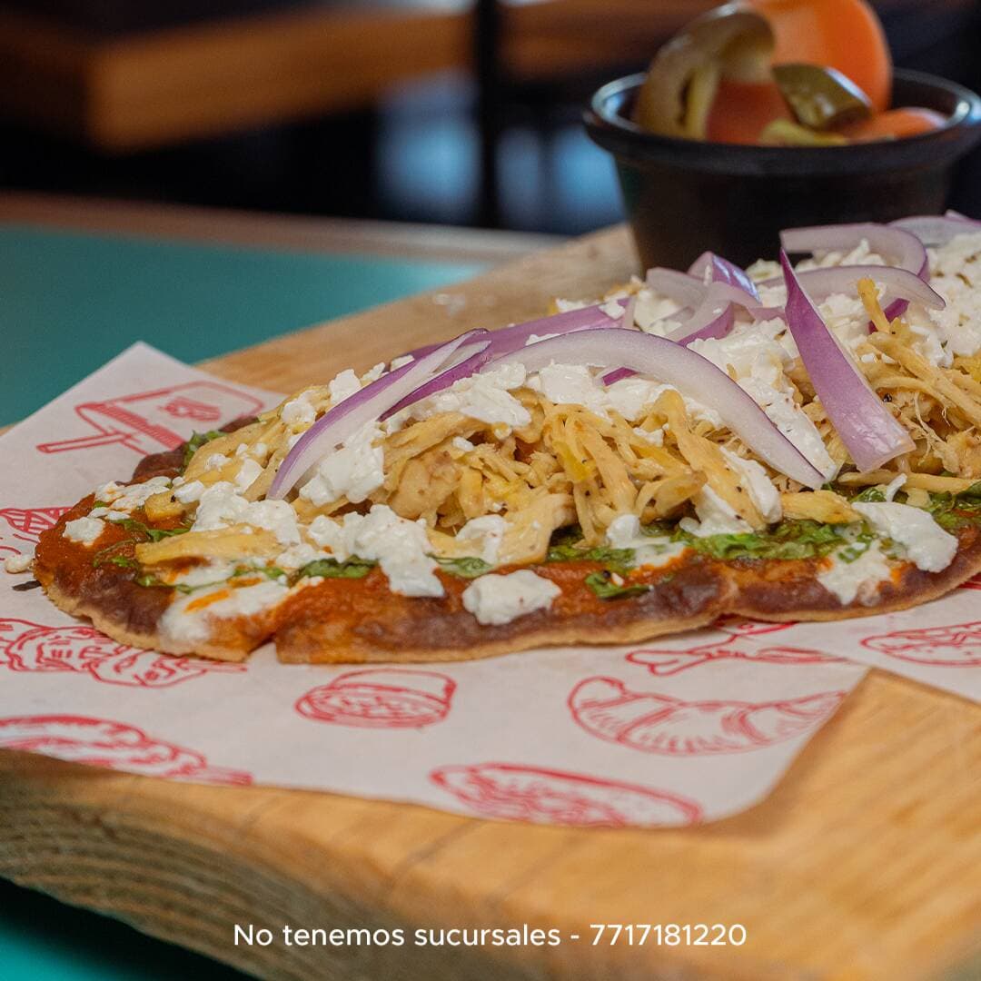 Huarache Artesanal de Pollo