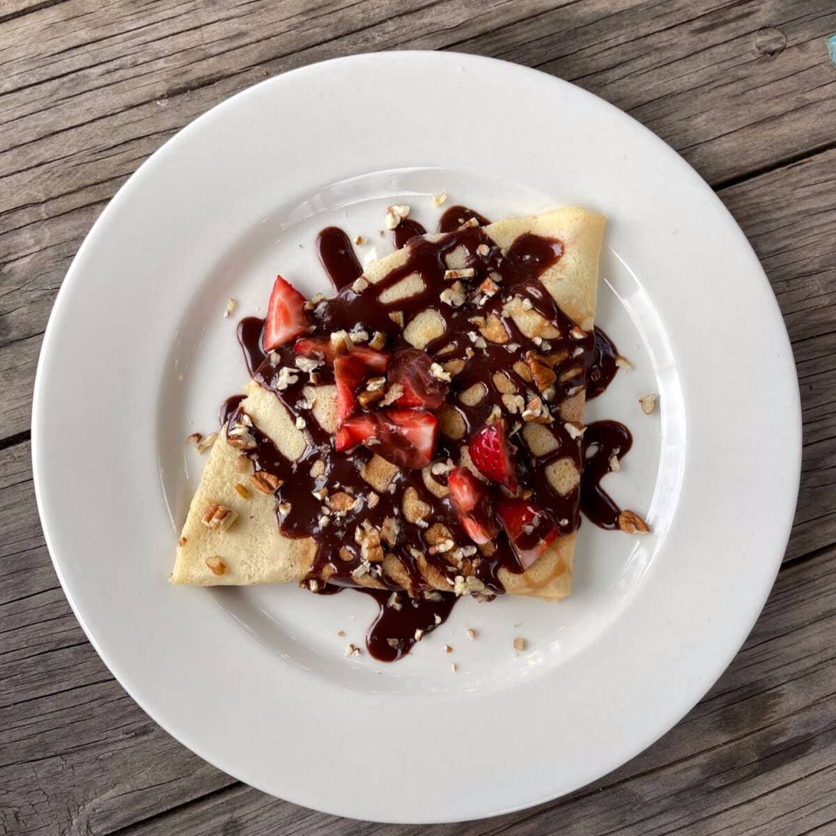 Crepa con fresa, nutella y queso crema
