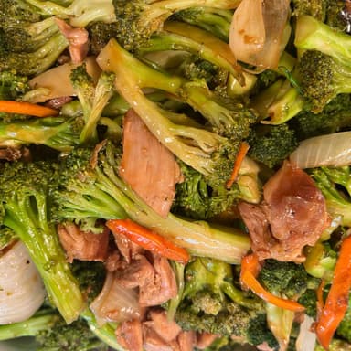 Brocoli con Pollo