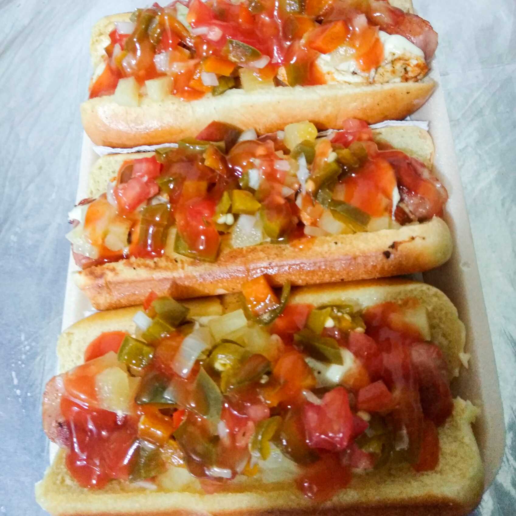 Orden de 3 Hot Dogs con Quesillo.
