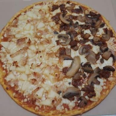 Pizza Grande 1/2 Hawaiana 1/2 Champiñón.