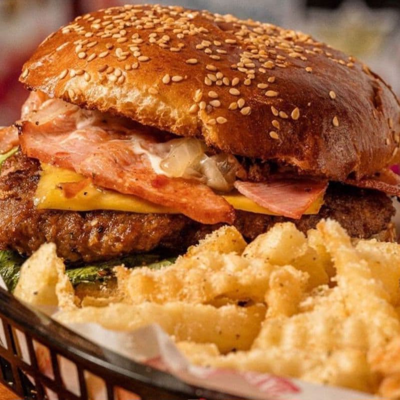 Lo Nuevo Hamburguesa y Soda