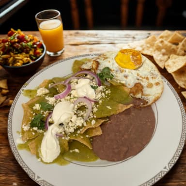 CHILAQUILES VERDES