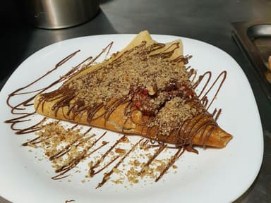 Crepa de Cajeta con Plátano y Nuez