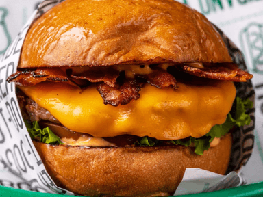 Combo Burger  + papas + refersco