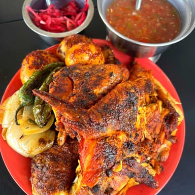 1 POLLO GRANDE ASADO AL CARBON