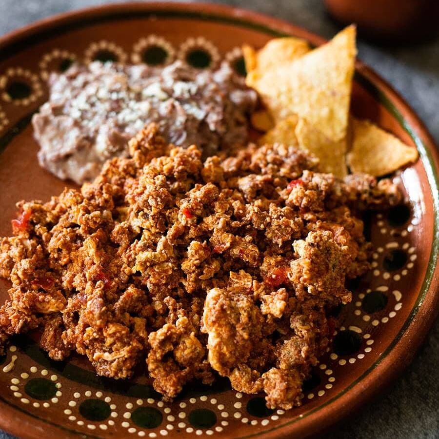 HUEVOS CON CHORIZO AHUMADO