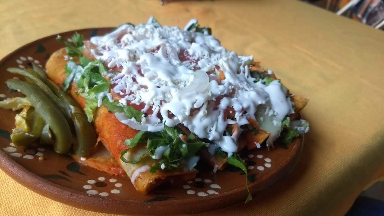 2 Enchiladas + Agua