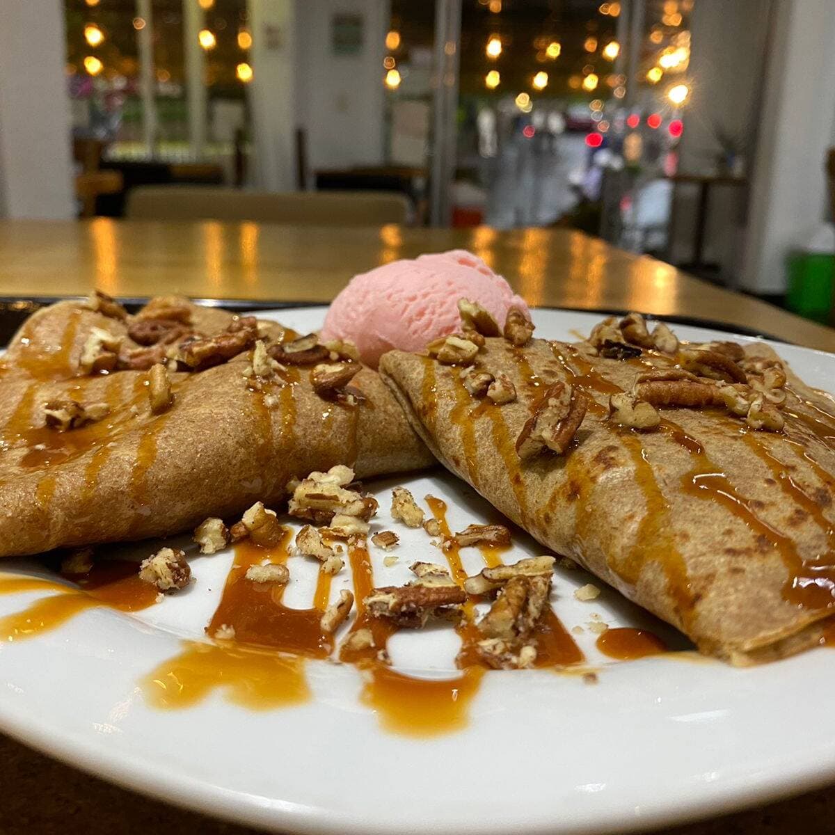 Crepa de Cajeta y Nuez