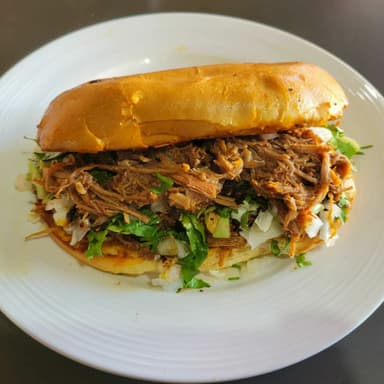 Torta de birria