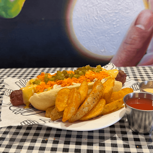 Hot Dog Pacha con Papas Gajo