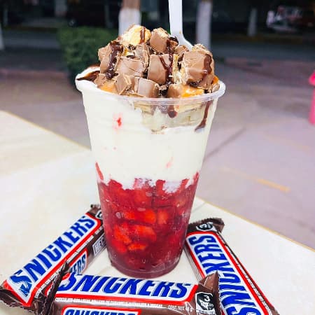 Fresas con Crema Snickers
