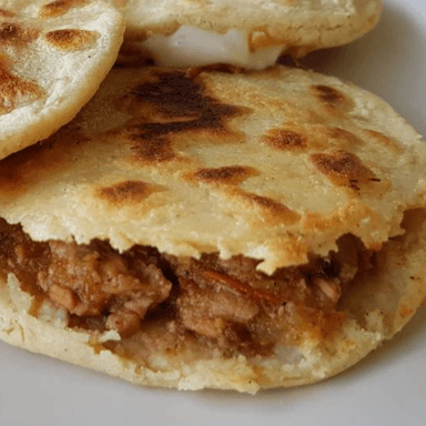Gordita Bistec en Salsa Verde