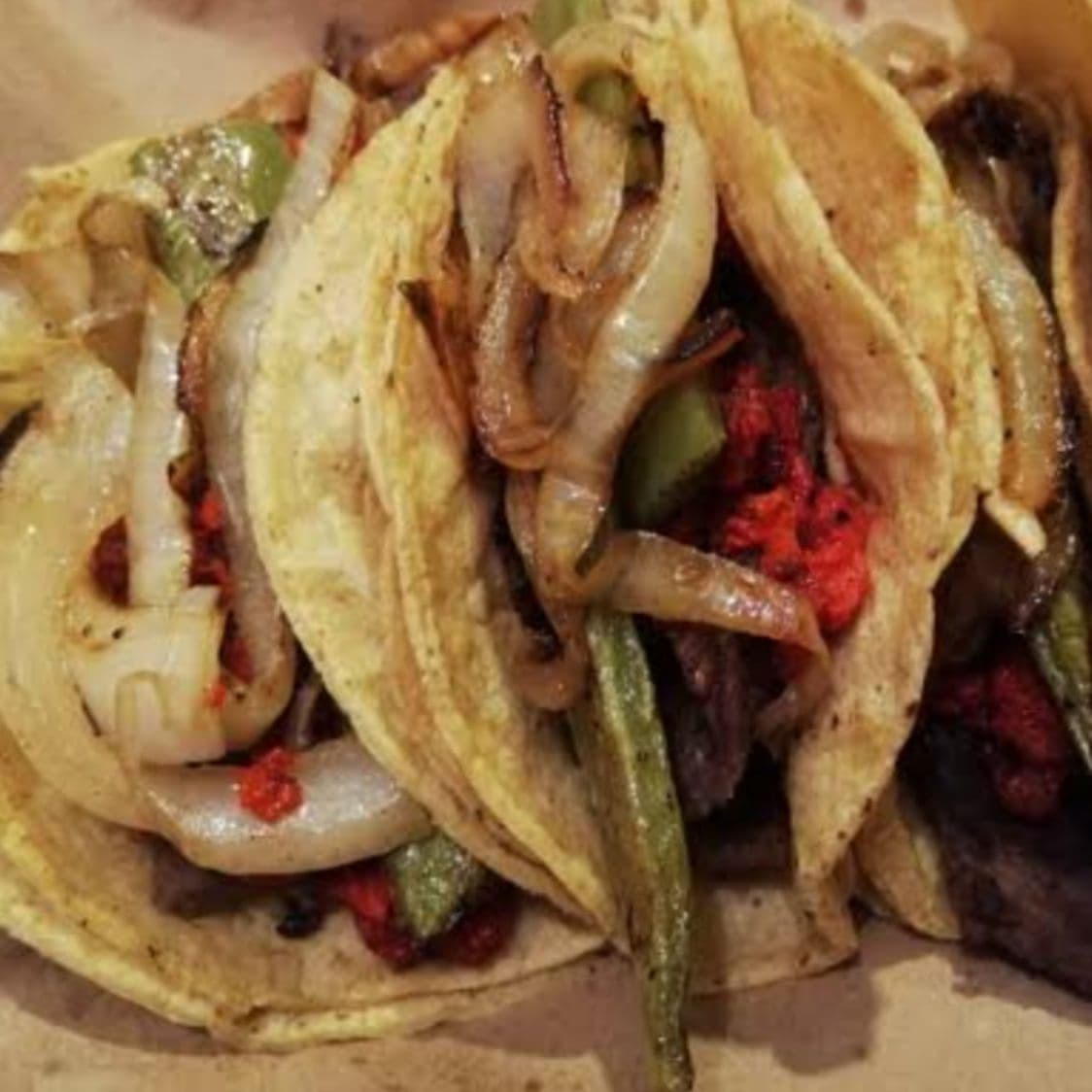 taco de bistec marinado