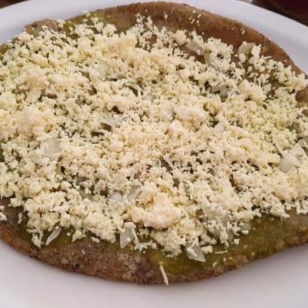 Huarache Sencillo con Huevos Estrellados