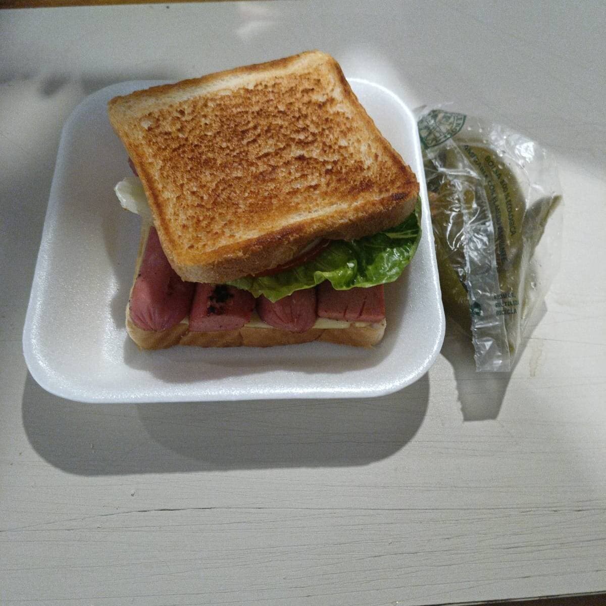 Sandwich de Salchicha.
