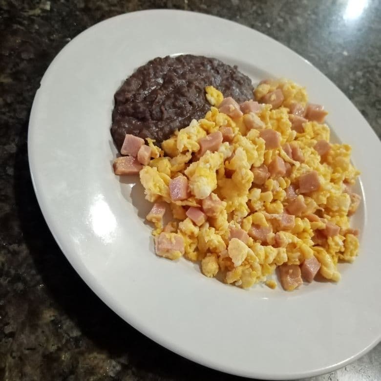 Huevos Con Chorizo