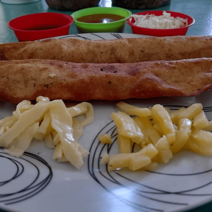 Empanadota de Piña con Queso
