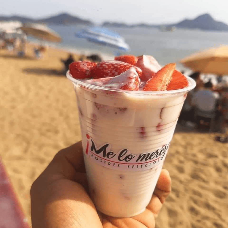 Fresas con Crema Mediano