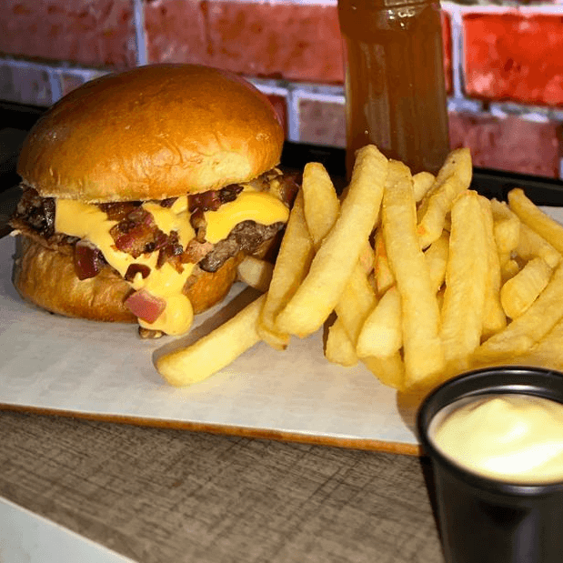 My Cheese's Burger+PAPAS