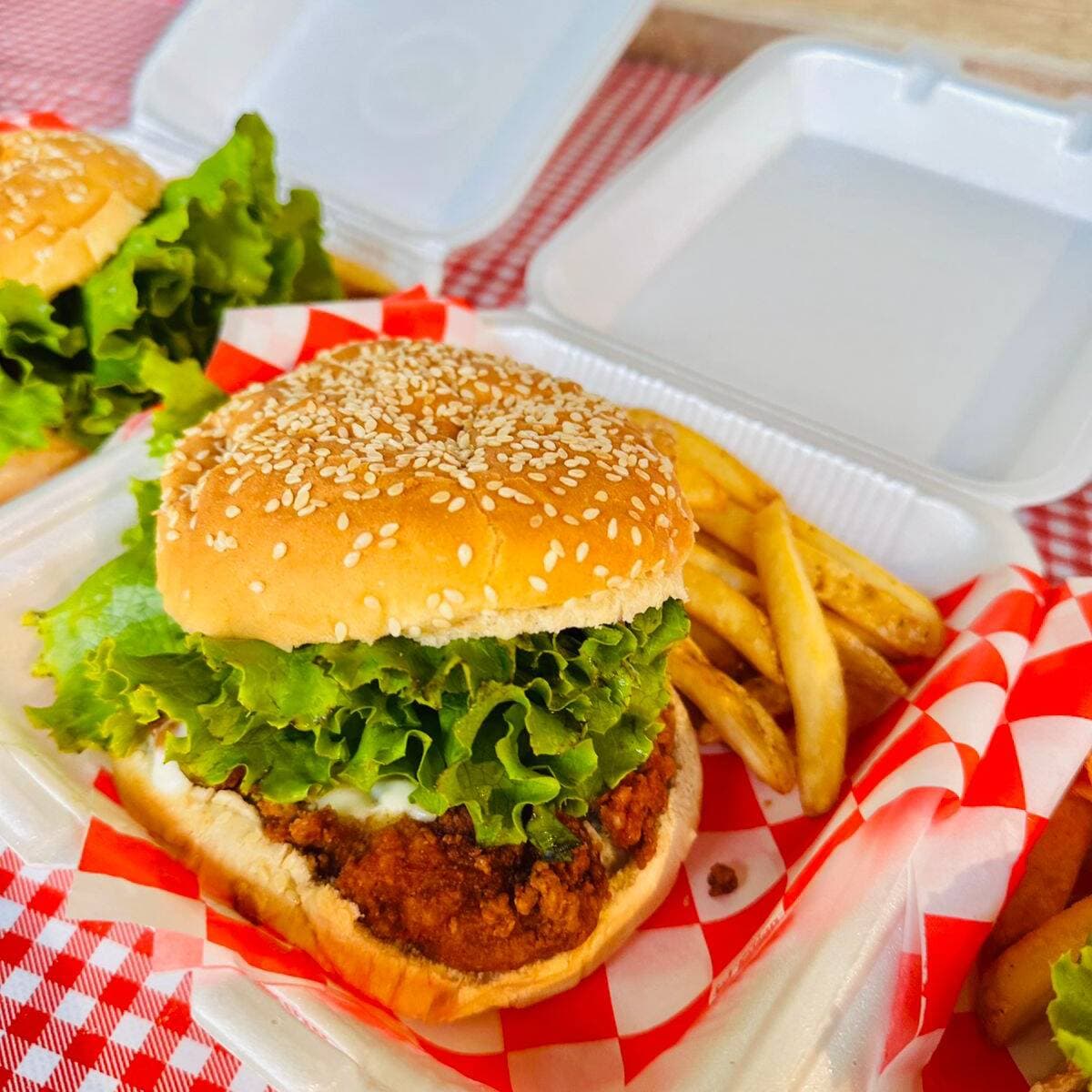 Hamburguesa de Pechuga de Pollo y Queso Mozzarella