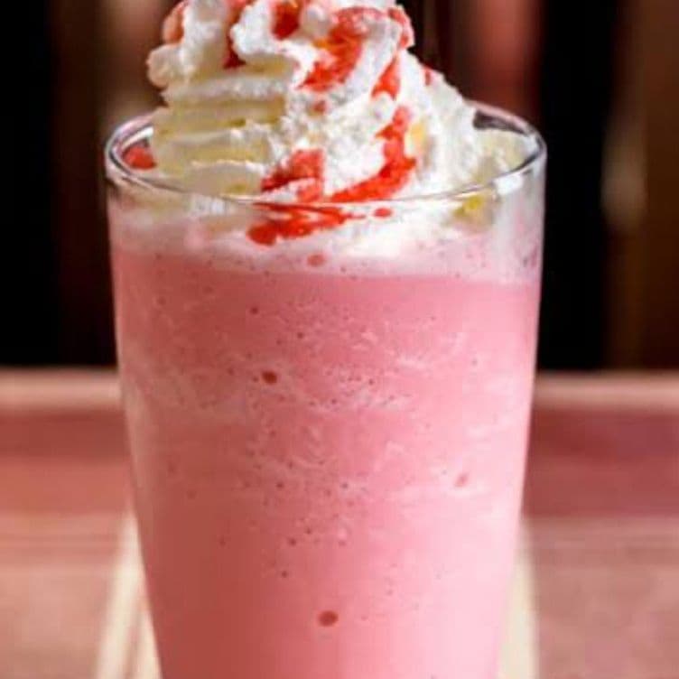 Frape de fresa Leche santa clara.
