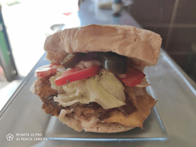 2 tortas cubanas + 1 lto de agua del dia