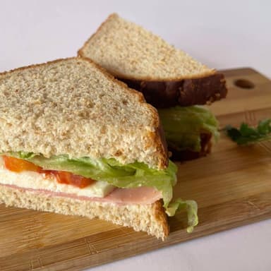 Sandwich Jamón y Panela