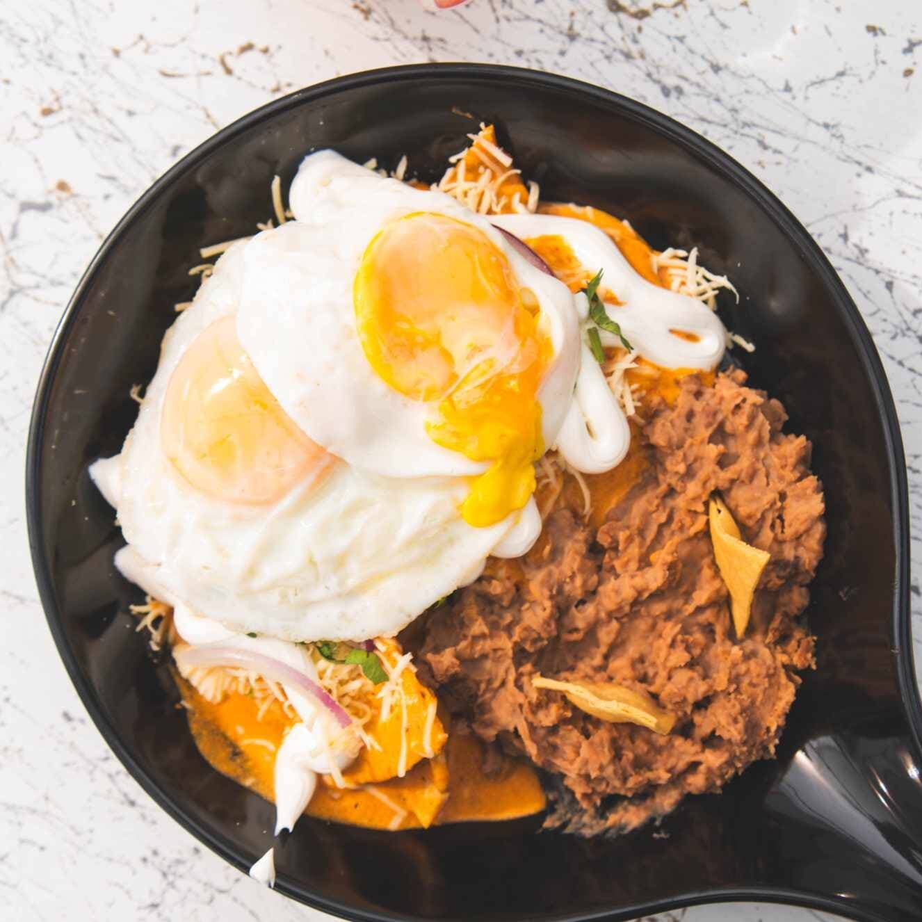 Chilaquiles con Huevo