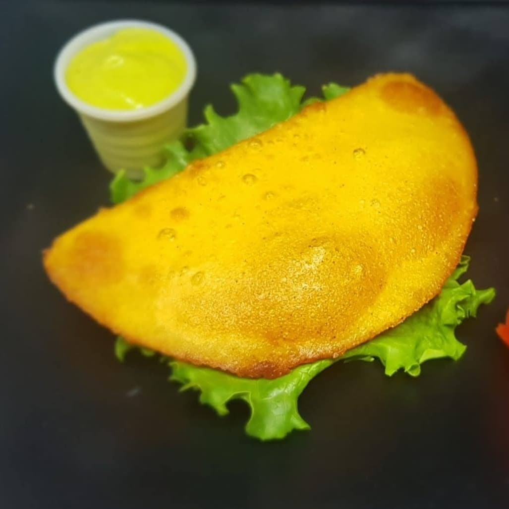 Empanada de Pollo Deshebrado