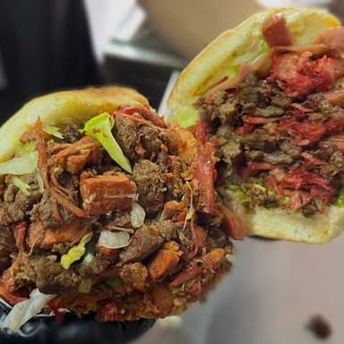 2 Tortas De bistec especial