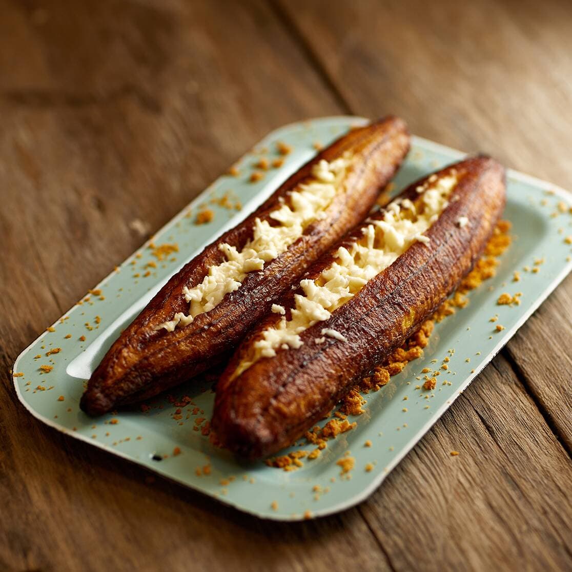 Plátano asado con Crema y Queso