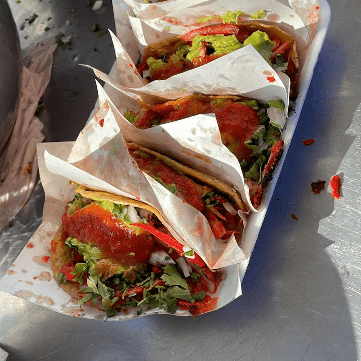 3 Tacos de Adobada + Agua