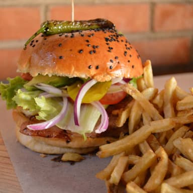 Hamburguesa de Pollo con Papas