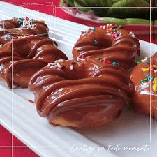 4 Donas Cubiertas ( Arequipe y NUTELLA )