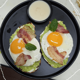 Toast de Huevo y Tocino