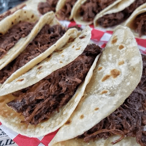 Tacos de Barbacoa en Harina
