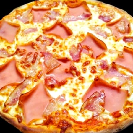 Pizza Familiar Bacon 12 Tajadas con Pan al Ajo