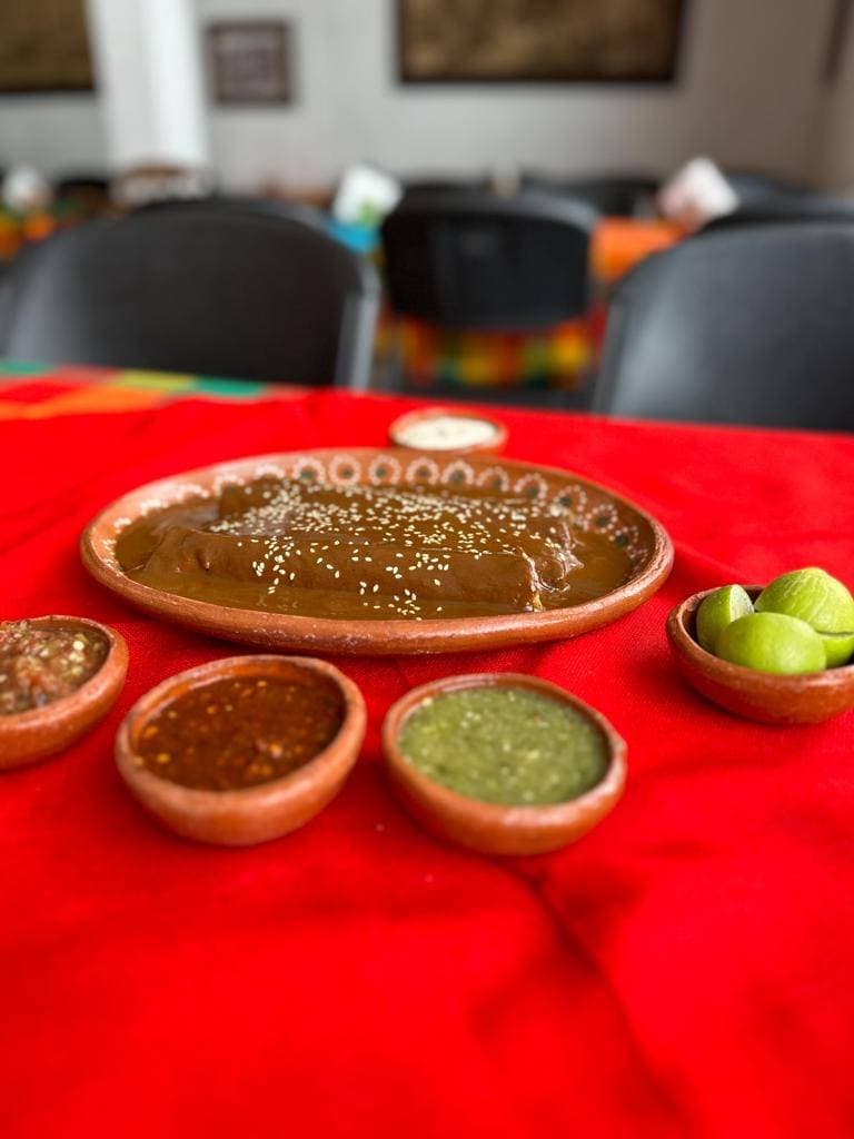 Enmoladas (4 pz)