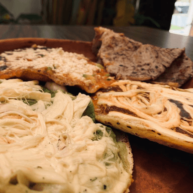 Memelita Pasilla Queso