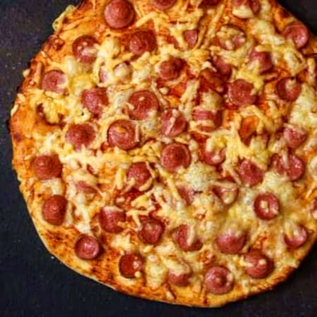 Pizza individual de salchicha