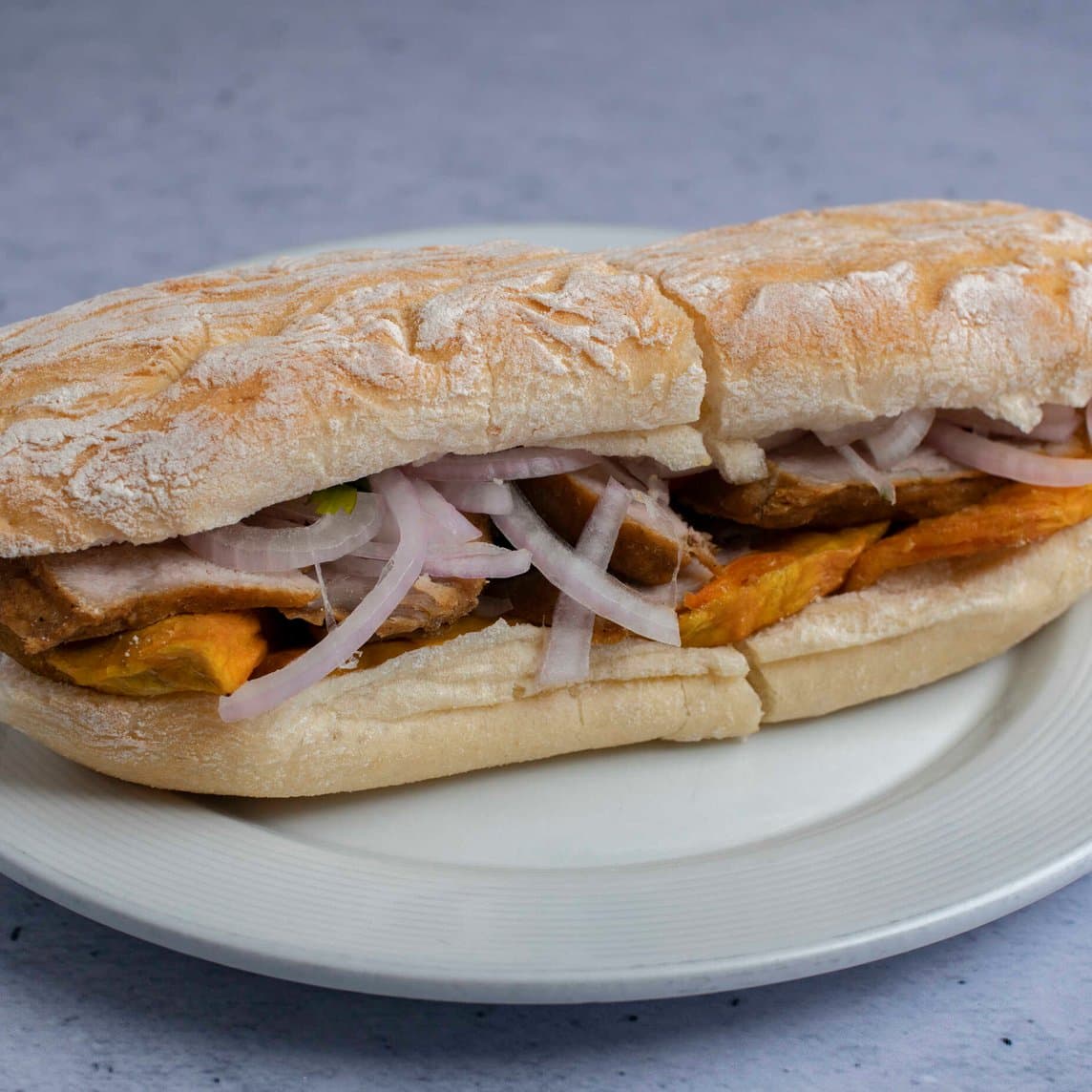 Sándwich Chicharrón
