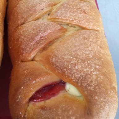 Trenza De Fresa Con Quesocrema