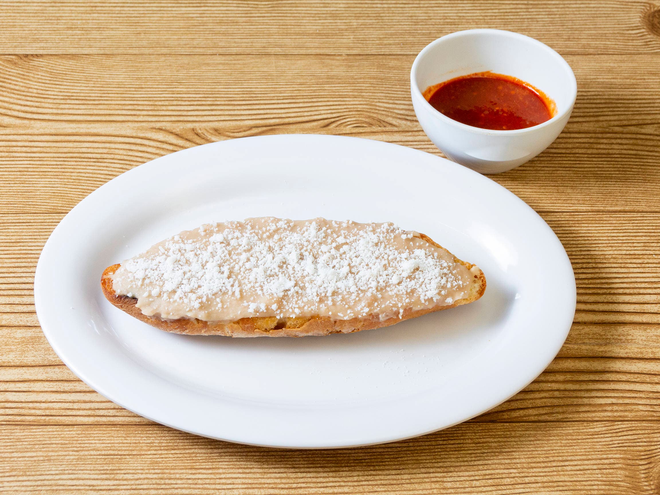 Mollete de Frijol con Queso