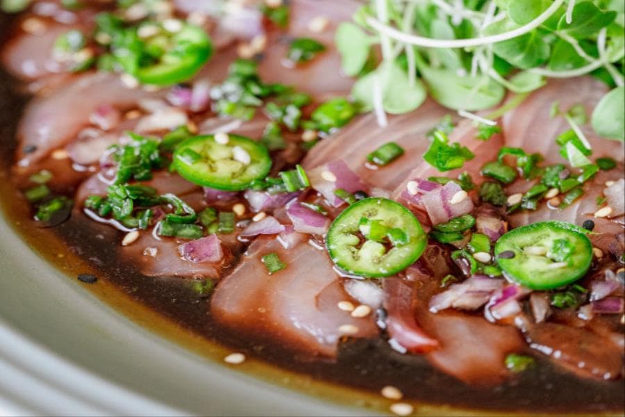 SASHIMI DE JUREL SERRANITO