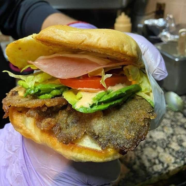 Torta Milanesa de Pollo Empanizada