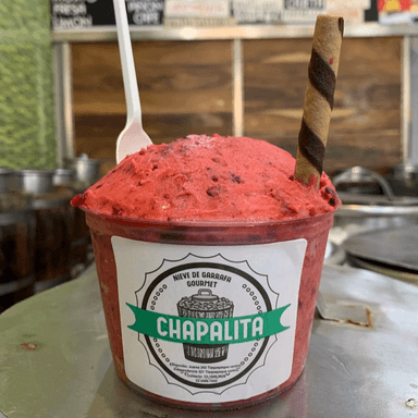 Medio litro nieve de agua
